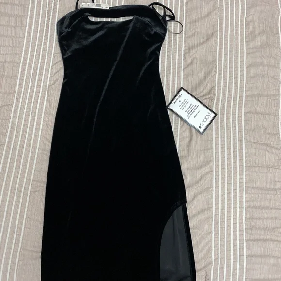 Brand new dress - Picture 5 of 7